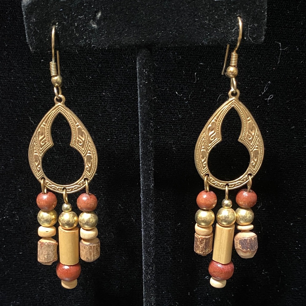 Vintage Elegant Gold and wood Brown hook Dangle Earrings